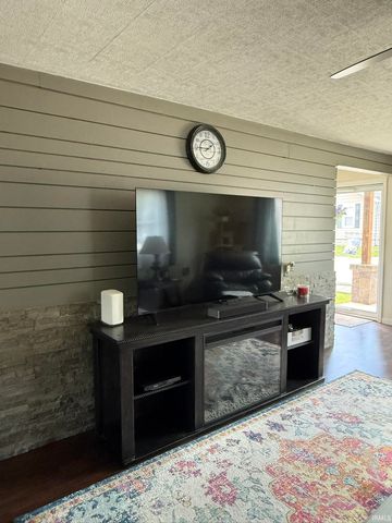 626 V Street, Bedford, IN 47421