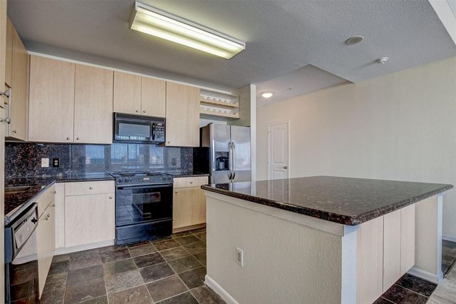 3505 Sage Road 2403, Houston, TX 77056