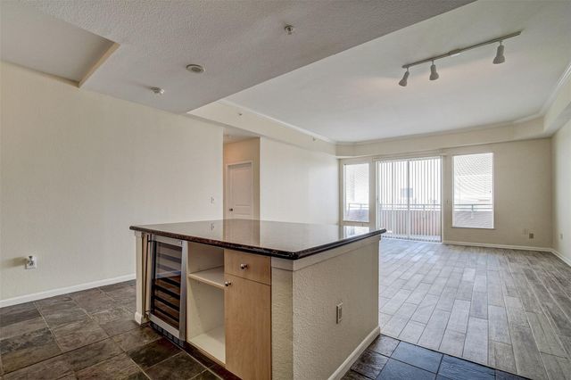 3505 Sage Road 2403, Houston, TX 77056