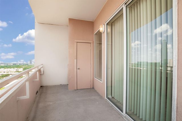 3505 Sage Road 2403, Houston, TX 77056