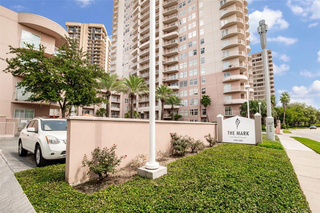 3505 Sage Road 2403, Houston, TX 77056