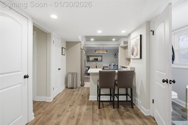 2876 Quincy Drive, Troy, MI 48085