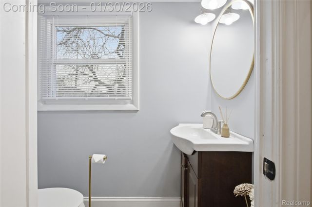 2876 Quincy Drive, Troy, MI 48085