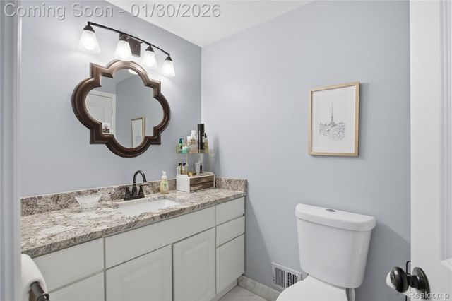 2876 Quincy Drive, Troy, MI 48085