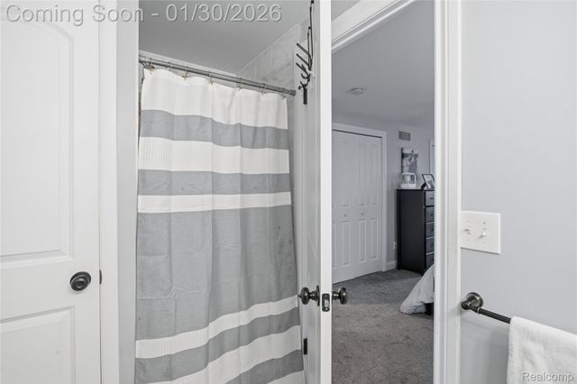 2876 Quincy Drive, Troy, MI 48085