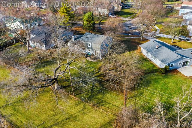 2876 Quincy Drive, Troy, MI 48085