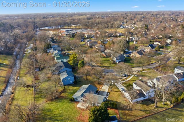 2876 Quincy Drive, Troy, MI 48085