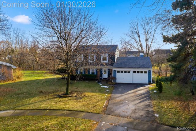 2876 Quincy Drive, Troy, MI 48085