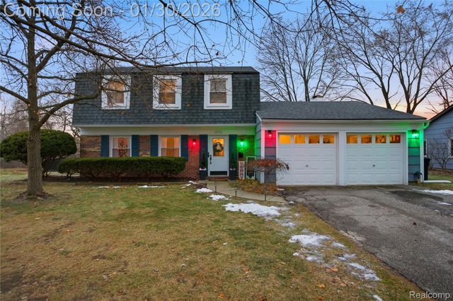 2876 Quincy Drive, Troy, MI 48085