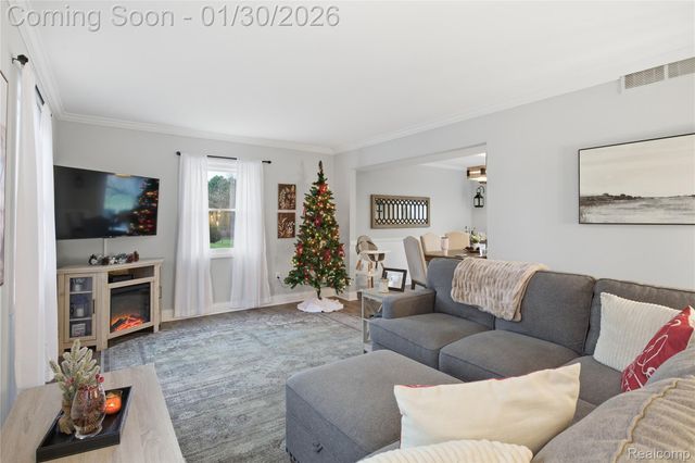 2876 Quincy Drive, Troy, MI 48085