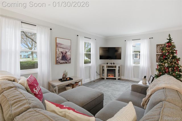 2876 Quincy Drive, Troy, MI 48085