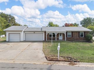 3948 Lexington Drive, St Charles, MO 63304
