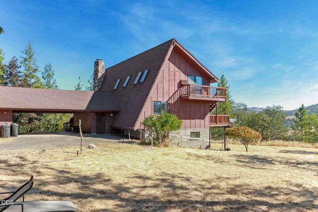 4000 E Antelope Road, Eagle Point, OR 97524