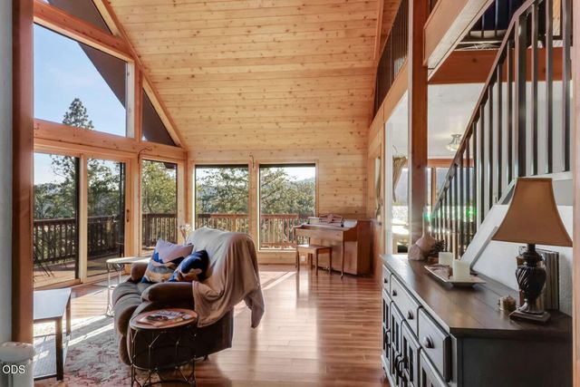4000 E Antelope Road, Eagle Point, OR 97524