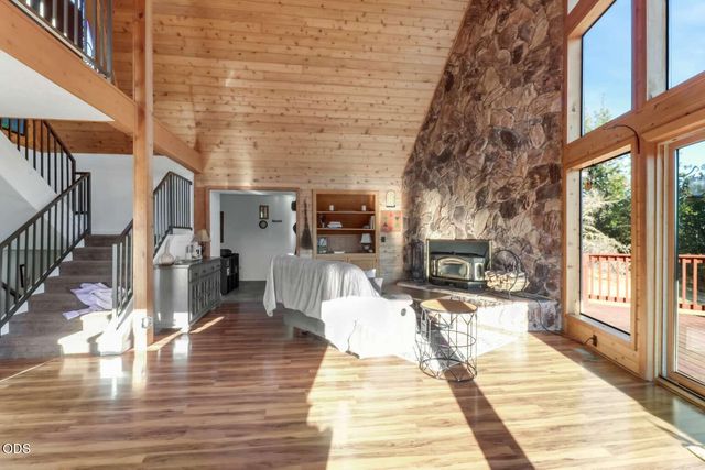 4000 E Antelope Road, Eagle Point, OR 97524