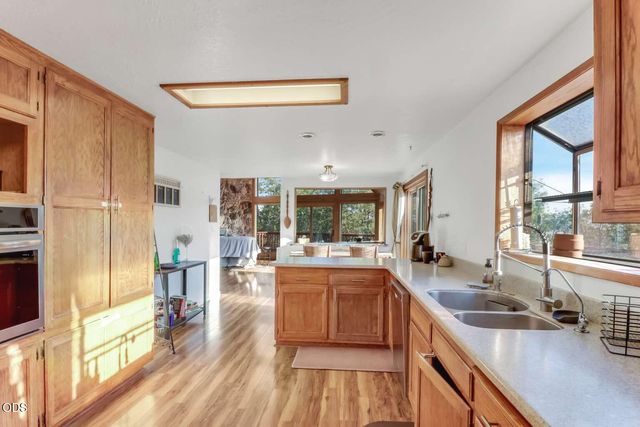 4000 E Antelope Road, Eagle Point, OR 97524