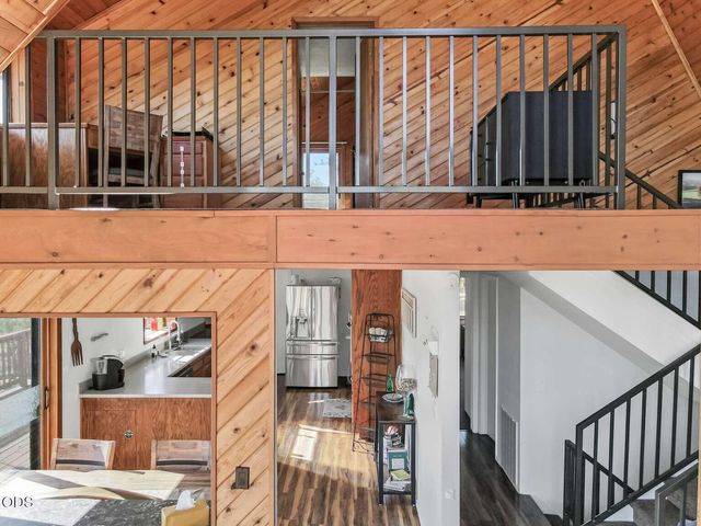 4000 E Antelope Road, Eagle Point, OR 97524