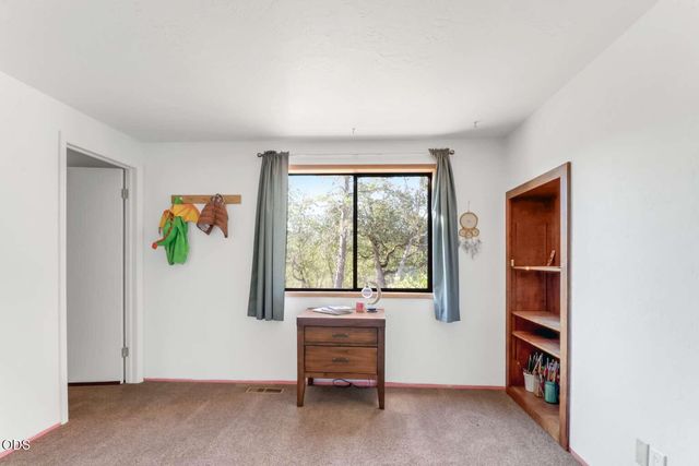 4000 E Antelope Road, Eagle Point, OR 97524