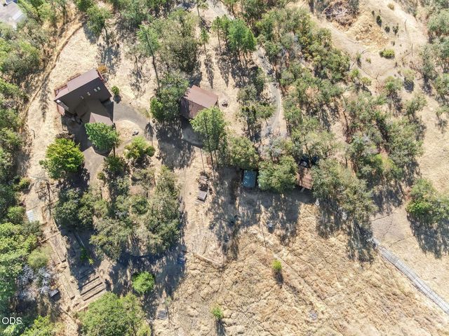4000 E Antelope Road, Eagle Point, OR 97524