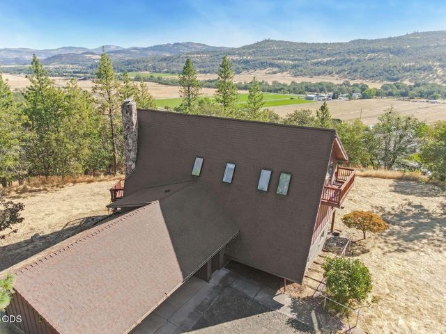 4000 E Antelope Road, Eagle Point, OR 97524
