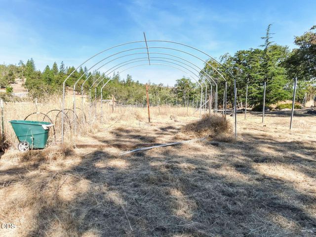 4000 E Antelope Road, Eagle Point, OR 97524