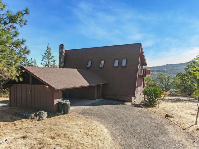 4000 E Antelope Road, Eagle Point, OR 97524