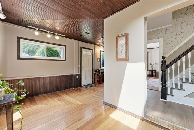 96 Washington St, Gardner, MA 01440