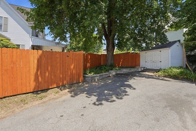 96 Washington St, Gardner, MA 01440