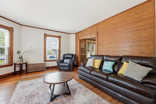 96 Washington St, Gardner, MA 01440