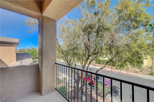 8833 SHERWOOD PARK Drive, Las Vegas, NV 89131