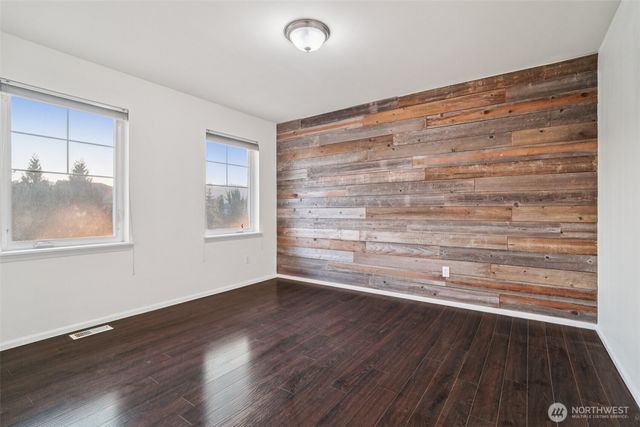 1324 Hansberry Avenue NE, Orting, WA 98360