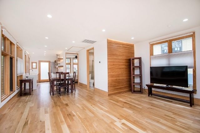 811 E 23rd Street, Houston, TX 77009