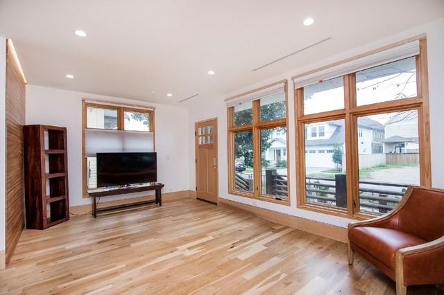 811 E 23rd Street, Houston, TX 77009