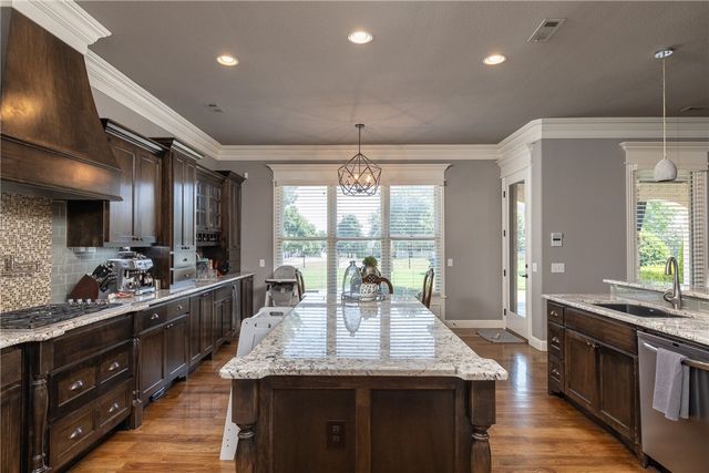 3879 W Norwood Place, Fayetteville, AR 72704