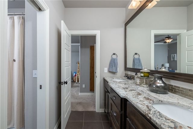 3879 W Norwood Place, Fayetteville, AR 72704