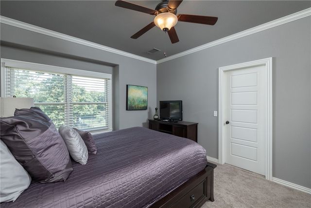3879 W Norwood Place, Fayetteville, AR 72704