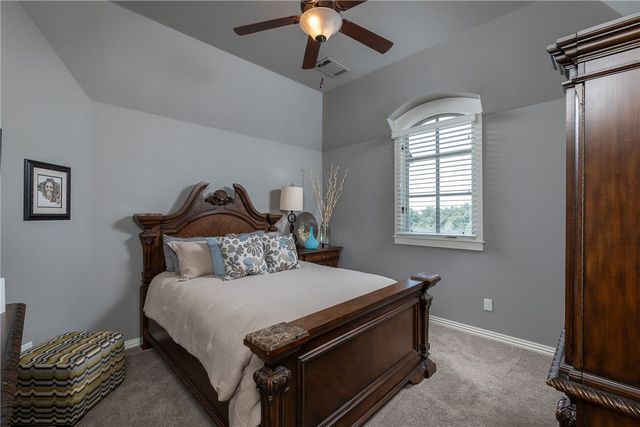 3879 W Norwood Place, Fayetteville, AR 72704