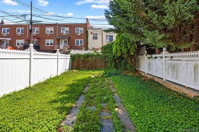 7031 67th Place, Glendale, NY 11385