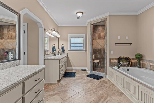 901 W Brookside Avenue, Geneva, AL 36340