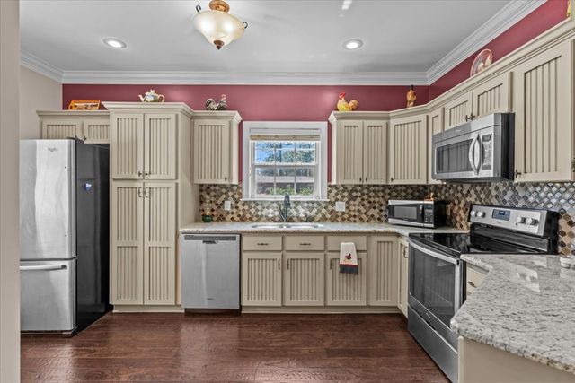 901 W Brookside Avenue, Geneva, AL 36340