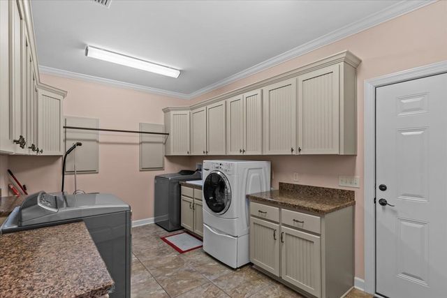 901 W Brookside Avenue, Geneva, AL 36340