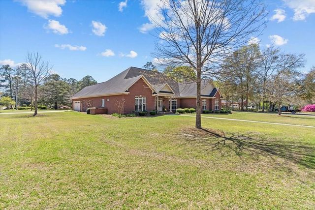 901 W Brookside Avenue, Geneva, AL 36340