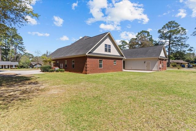 901 W Brookside Avenue, Geneva, AL 36340