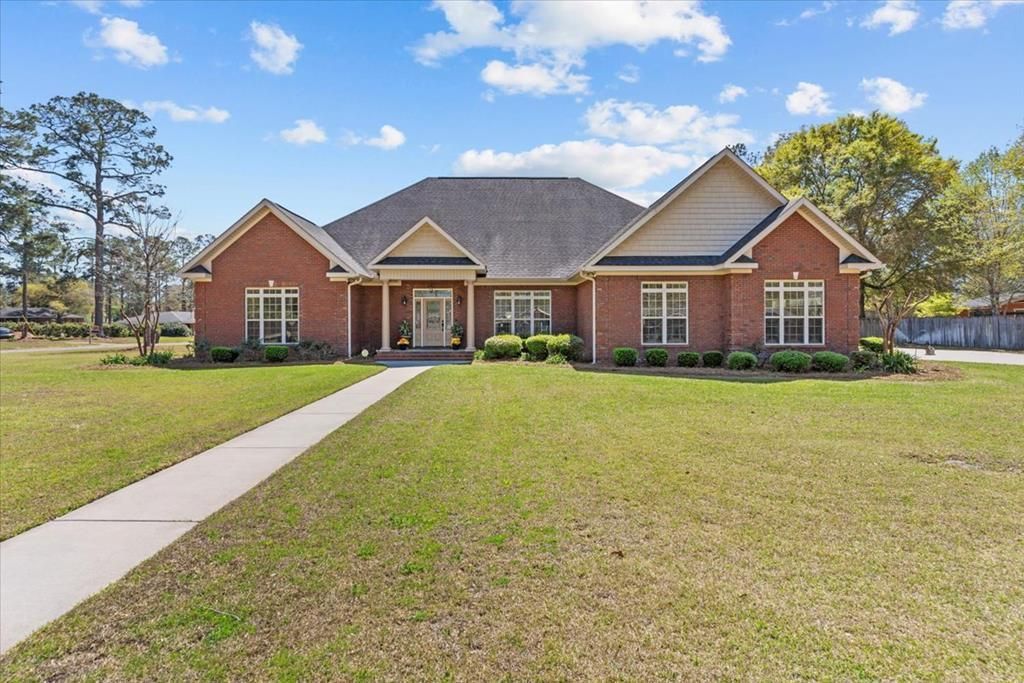 901 W Brookside Avenue, Geneva, AL 36340