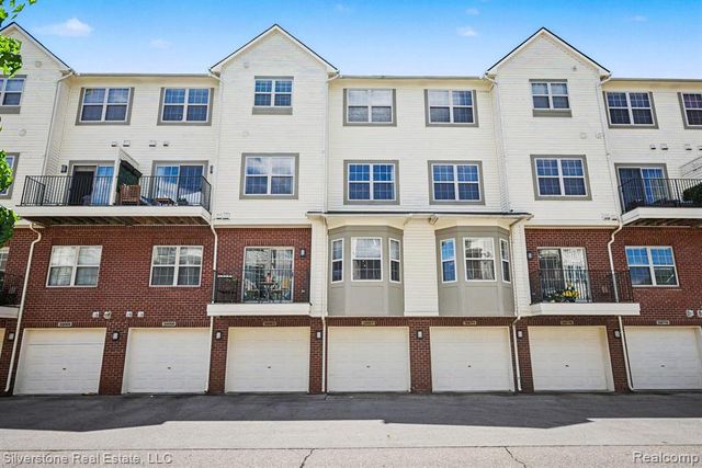 3267 Camden Drive, Troy, MI 48084