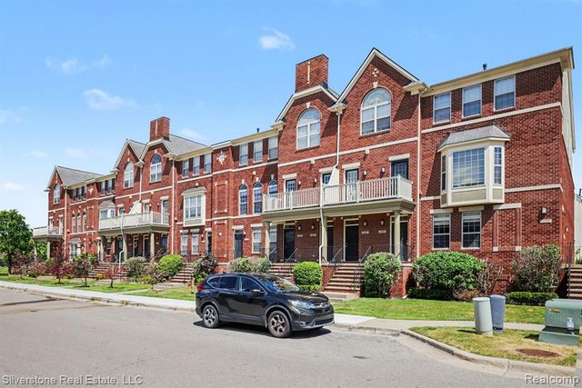 3267 Camden Drive, Troy, MI 48084