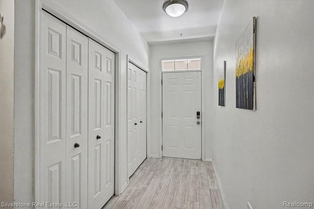 3267 Camden Drive, Troy, MI 48084