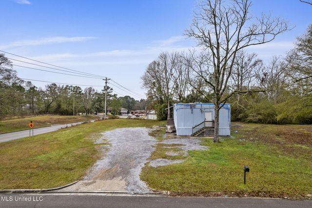 4805 W 4th Street, Hattiesburg, MS 39402
