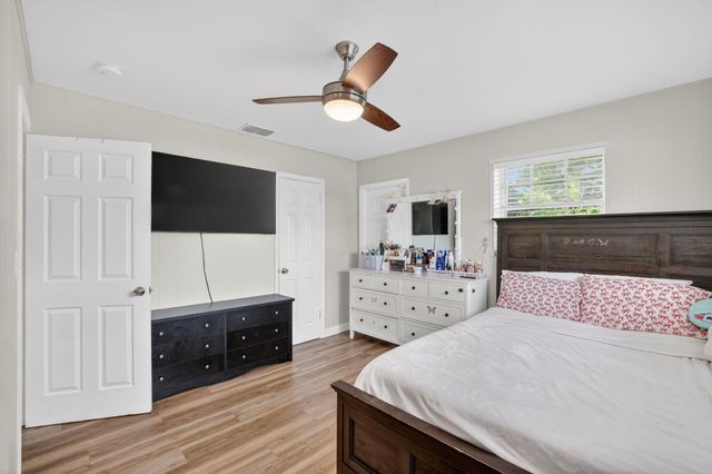 633 NW 30th Street, Wilton Manors, FL 33311