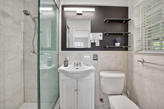 633 NW 30th Street, Wilton Manors, FL 33311